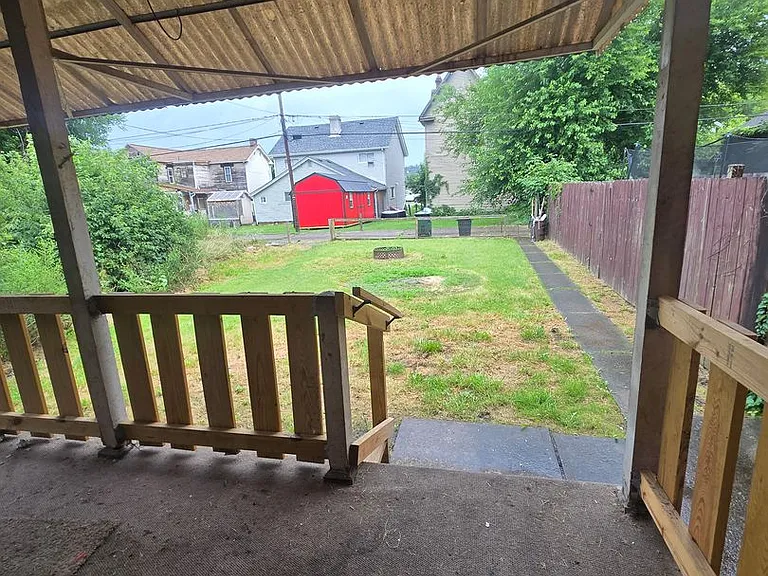 37 Walnut St — Photo 4
