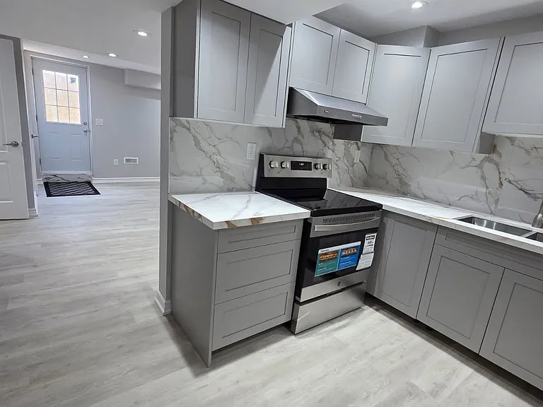 1 Juglans Cres #BASEMENT — Photo 6