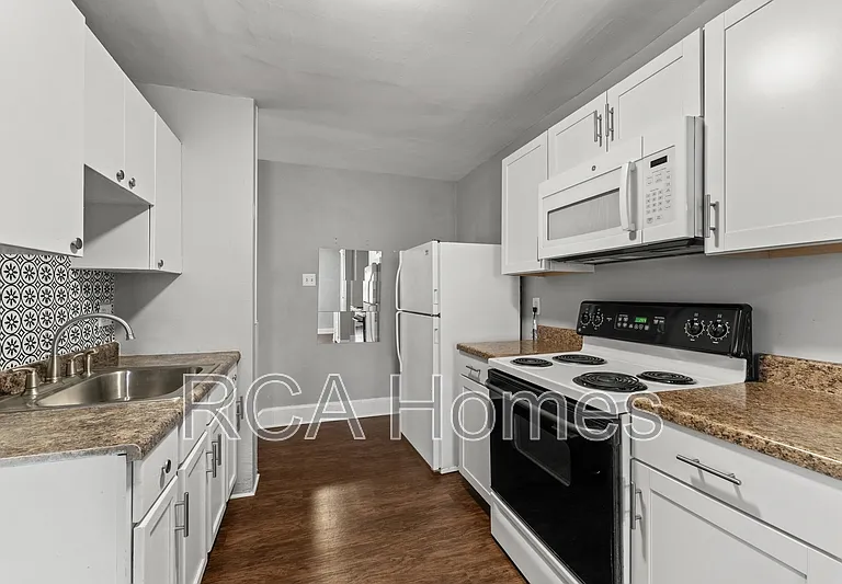 528 1/2 E Raymond St — Photo 2