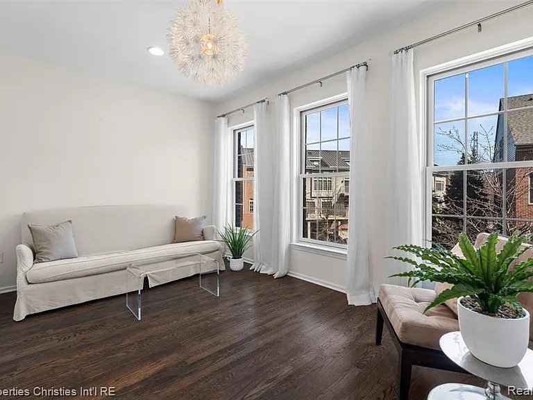512 Graten St — Photo 27