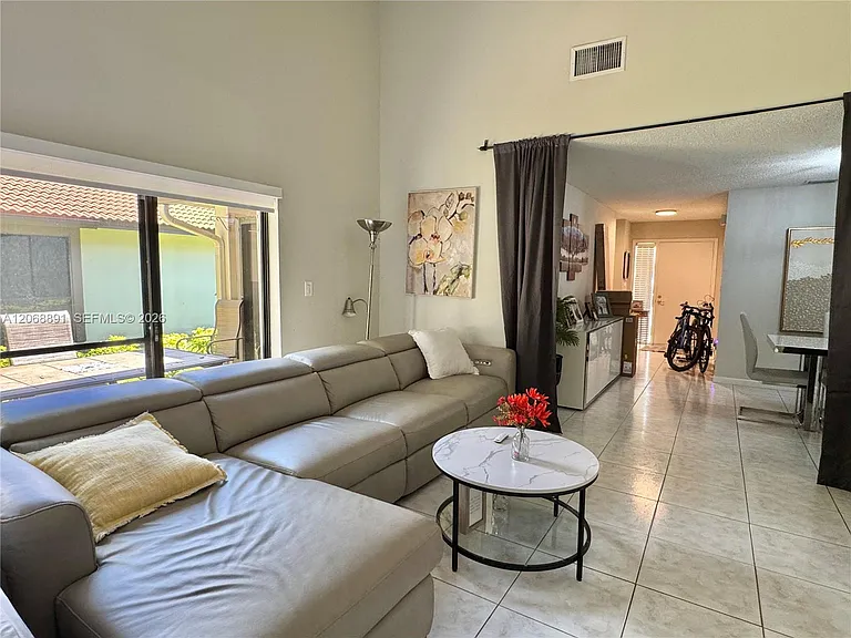 7049 Marlberry Ln #7049 — Photo 3