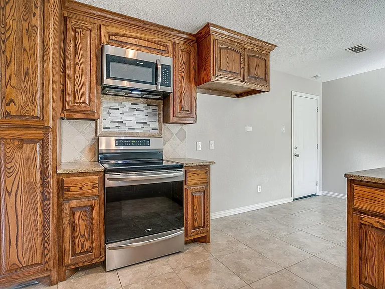 1812 Winchester Way — Photo 33