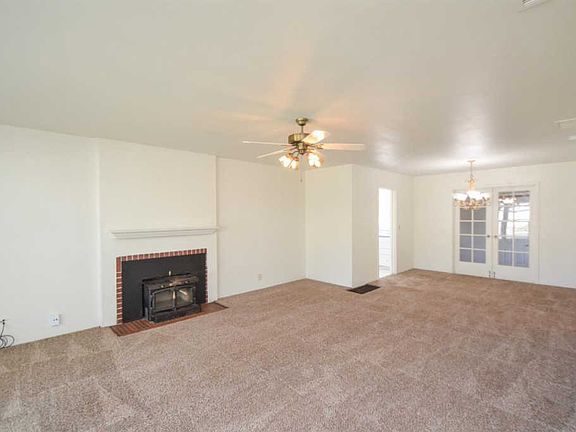 4th image of 525 W Lamona Ave