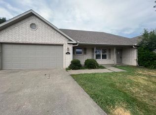 352 McGeehee Ln, Springdale, AR 72762