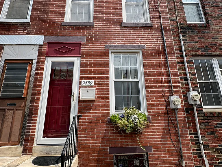 2559 E Birch Street, Philadelphia, PA
