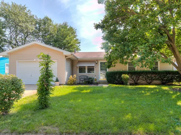 1812 Stratford Dr, Champaign, IL 61821