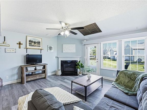 4th image of 8021 N Elmwood Ave