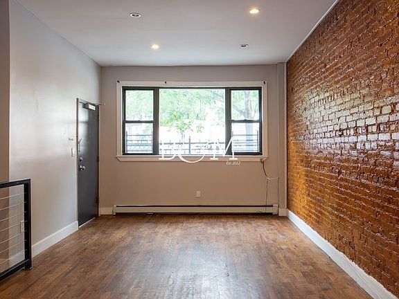 2nd image of 818 Macdonough St #1