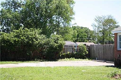 2nd image of 605 Avenue G