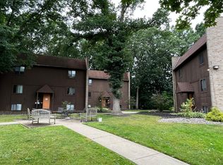 1462 Hillcrest Ave #6, Niles, OH 44446