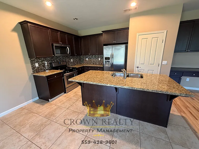 6414 W Perez Ave — Photo 7
