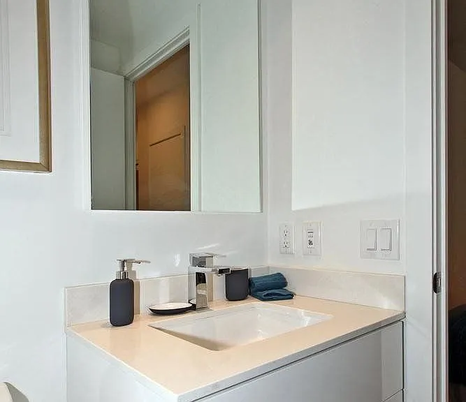 7 Grenville St #1108 — Photo 20