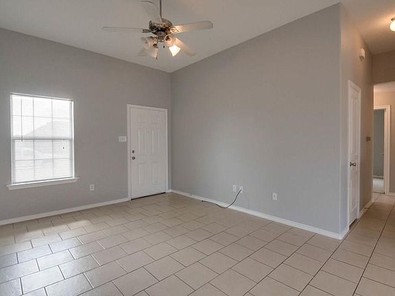 5th image of 623 Antonio Ln