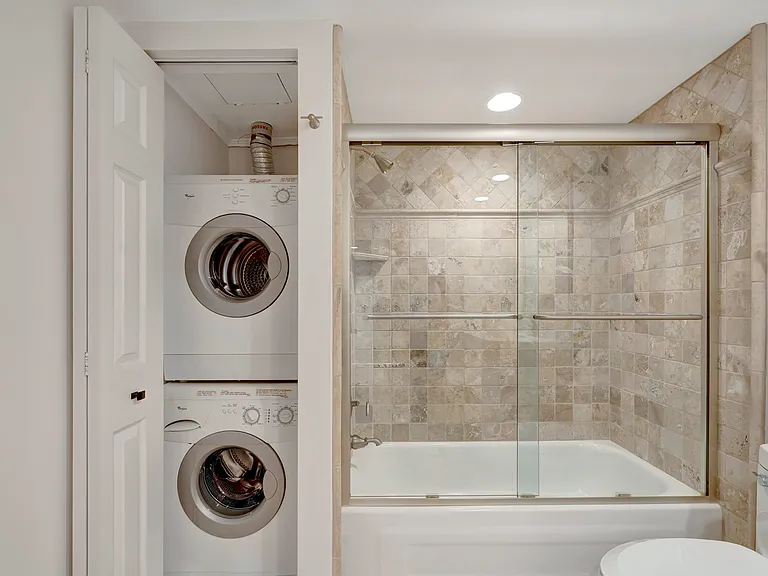 1480 Ocean Dr #2G — Photo 11