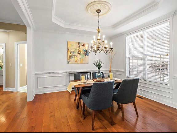 3rd image of 1006 Cherokee Sunset Rd