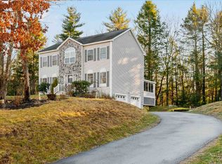 30 Meadow Brook Xing, Sandown, NH 03873