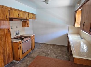 2611 Bishop Dr APT E, Bakersfield, CA 93306