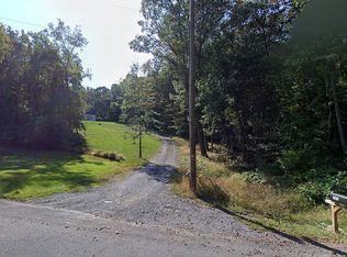 565 Groover Dr, Winfield, PA 17889