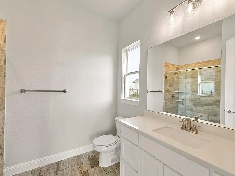 Downstairs full bath