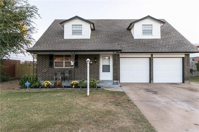 1st image of 4006 SE 14th Pl