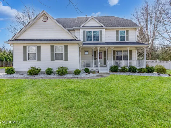 17 E Scarlet Oak Court, Jackson, NJ 08527