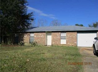 1804 Victoria Dr, Gautier, MS 39553