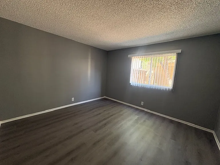 141 W Lambert Rd — Photo 5