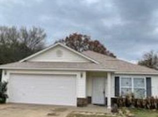 3 Persimmon Ct, Clarksville, AR 72830