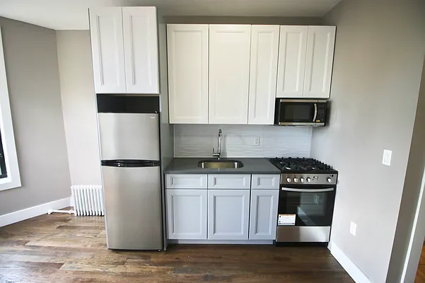 Rented by Delmark Realty LLC | media 27