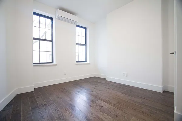 Rented by Nooklyn NYC LLC | media 46