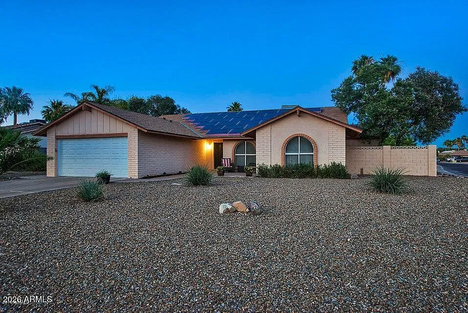 4 bed, 2.5 bath, 2129 sqft, $3,995 — Photo 1