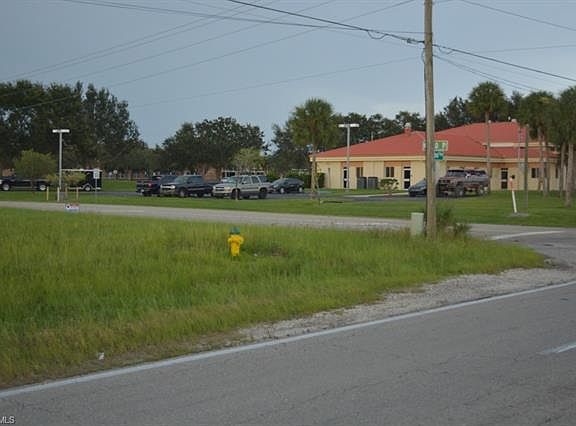 5th image of 1017 Diplomat Pkwy E