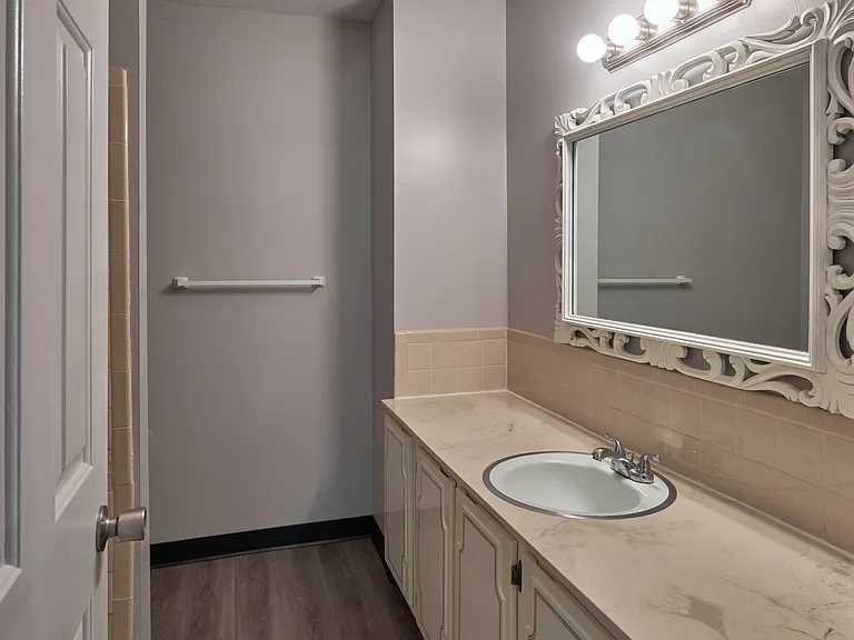 922 Hoover Village Dr #C — Photo 5