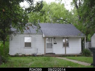 112 SW 27th St, Topeka, KS 66611