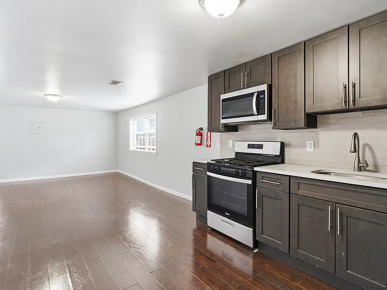 59-61 Farley Ave #3 — Photo 12