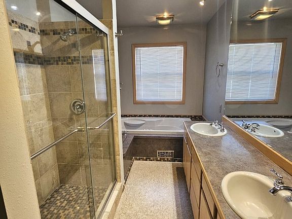 5th image of 1005 N 3rd St E #1