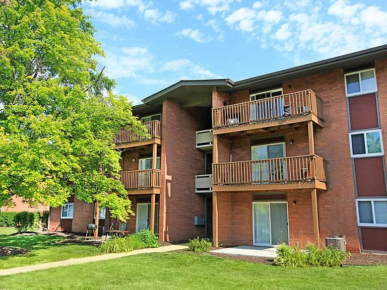 Brookwood Apartments — Photo 7