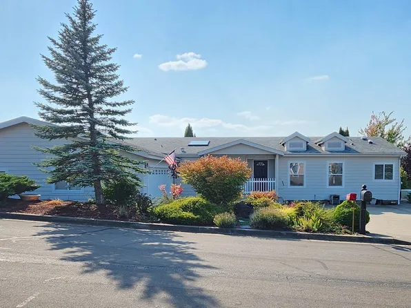 411 Highland Vista Ln, Roseburg, OR 97471