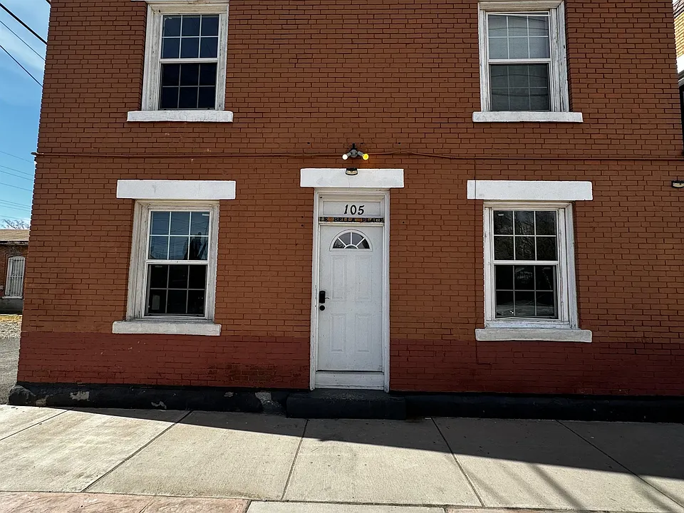 105 Tays St #C