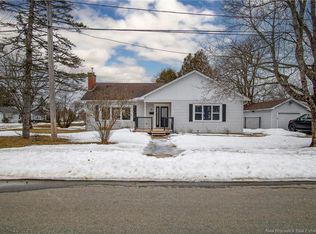 15 Fenton Dr, Saint John, NB E2M4E6