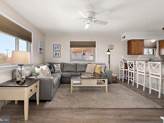 3rd image of 411 146th St #321