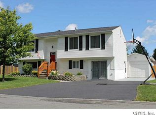 8137 Oldbury Rd, Liverpool, NY 13090