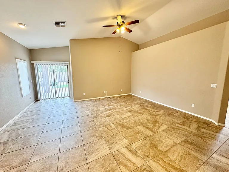 40228 N Patriot Way — Photo 4