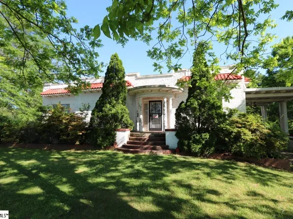 1126 Locust Hill Rd, Greer, SC 29651
