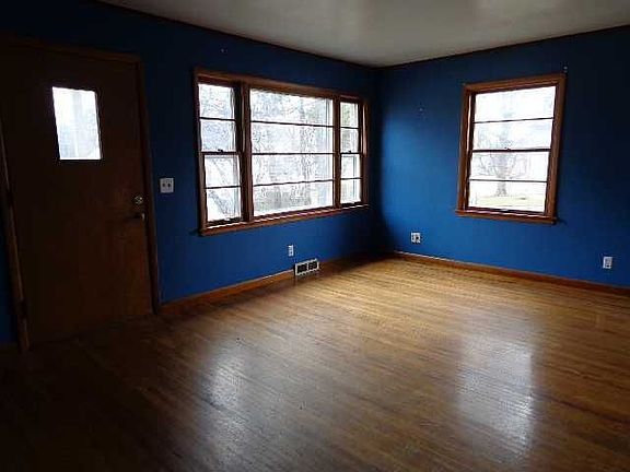 4th image of 108 Fortney Ave