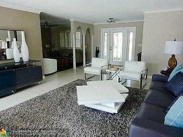 5th image of 5584 Bayview Dr