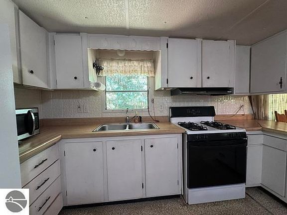 4th image of 4724 Plum Valley Rd NW