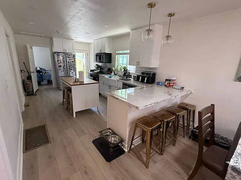 4383 Van Dyke Ave — Photo 10