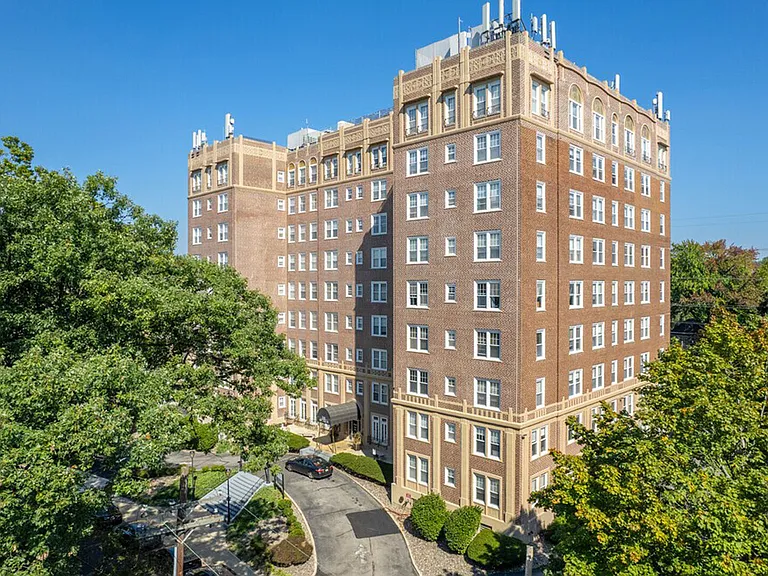 McCallum Apartments — Photo 22
