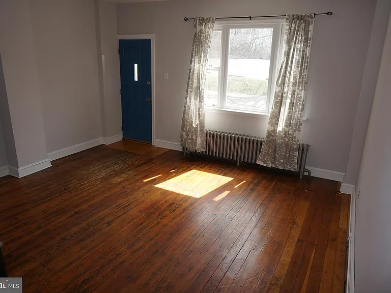 535 Sandy St — Photo 3